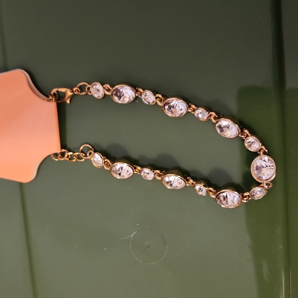 5/$12 Jewelry Gold & White Rhinestine Bracelet - Picture 2 of 2